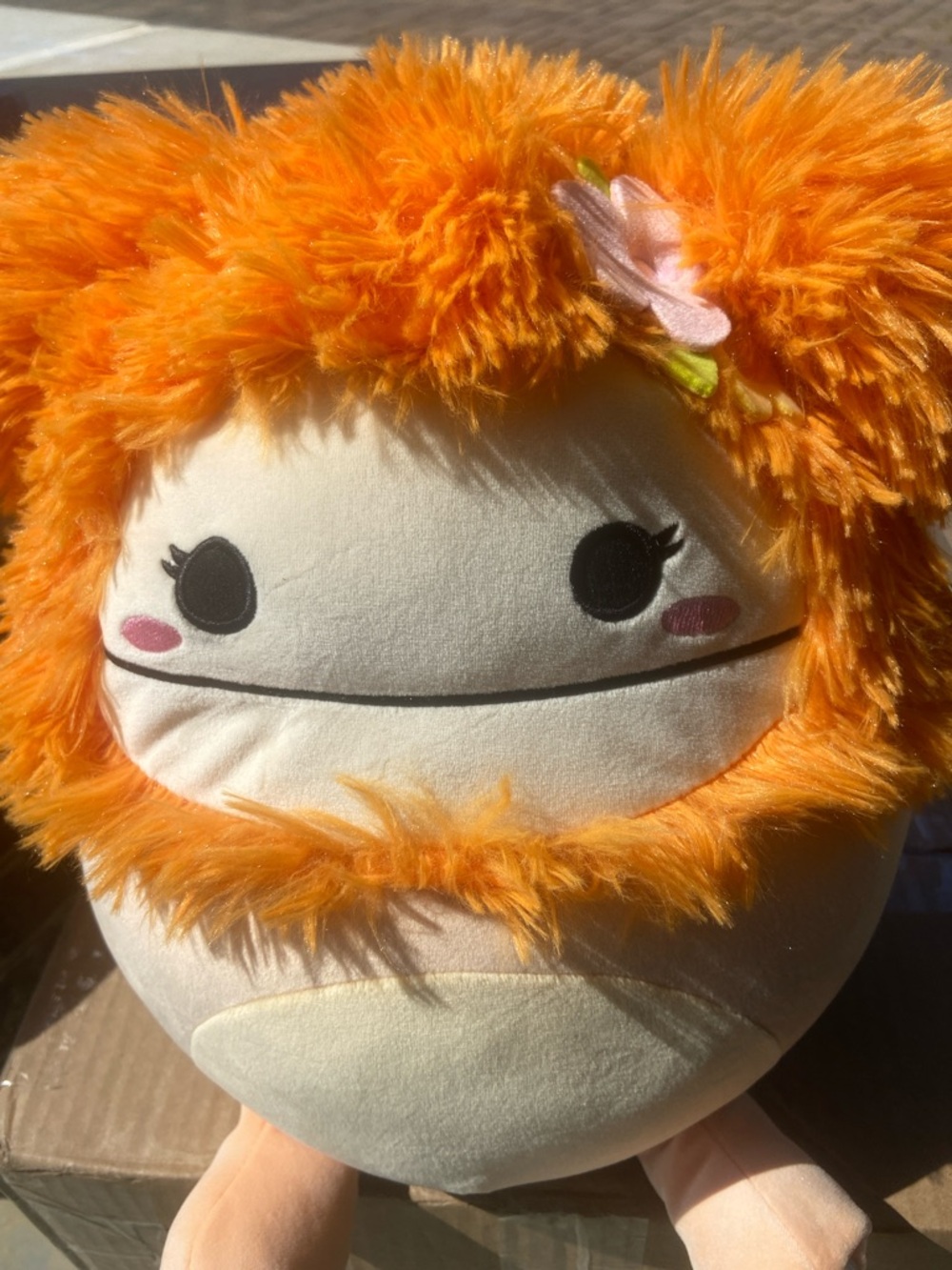SQUISHMALLOW SHASTA with Flower Accent - Picture 6 of 6